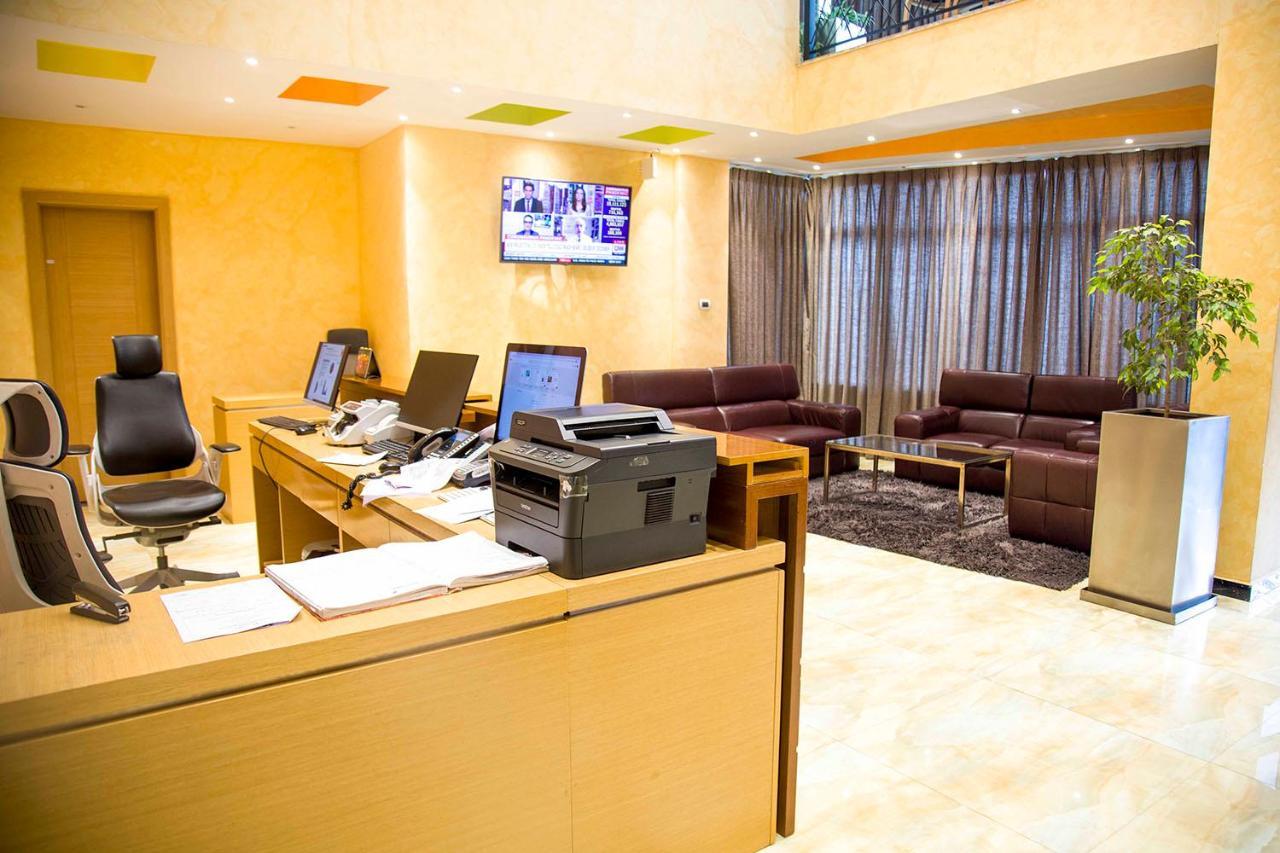 Vamos Addis Hotel Exteriör bild