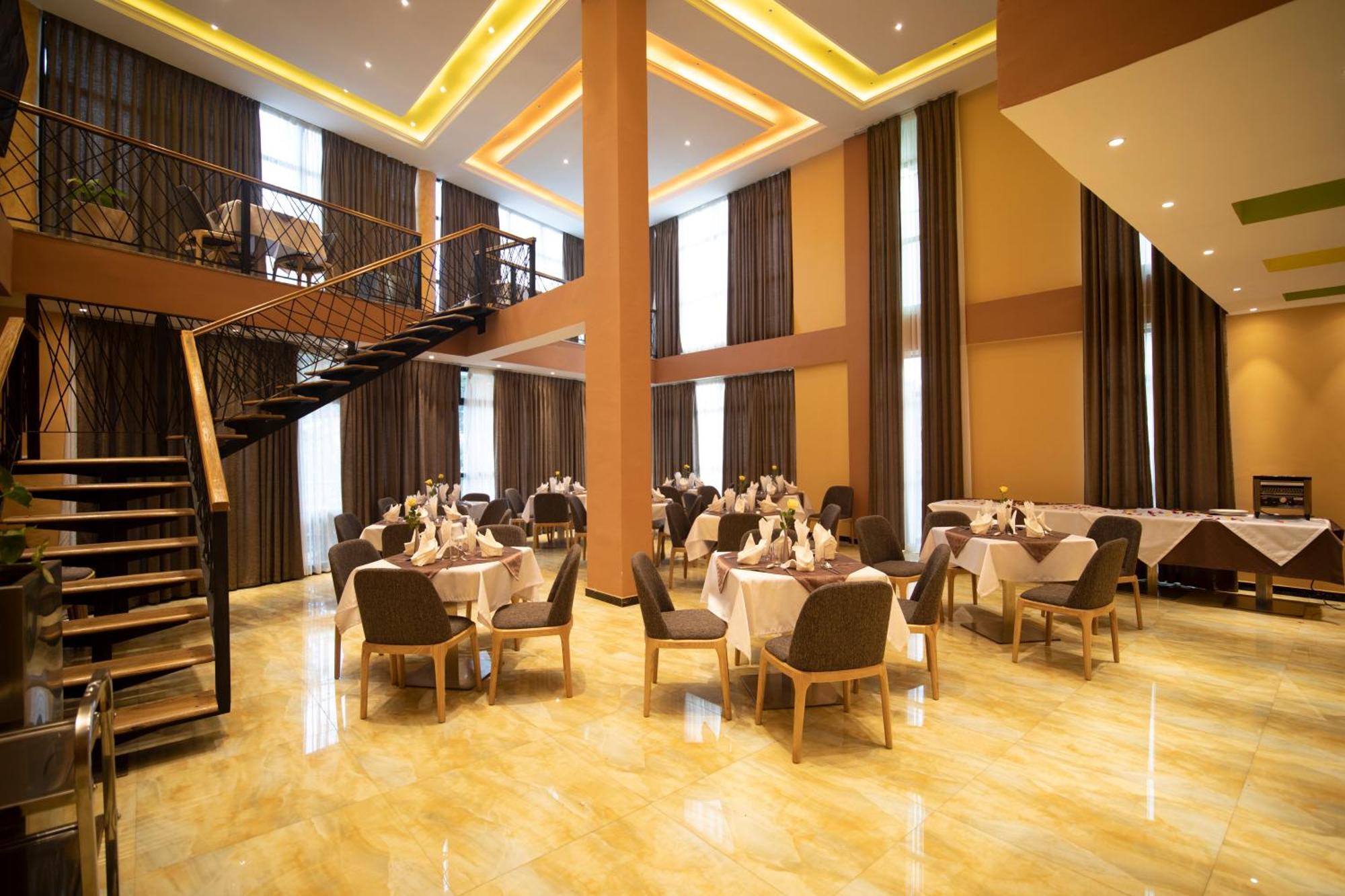 Vamos Addis Hotel Exteriör bild